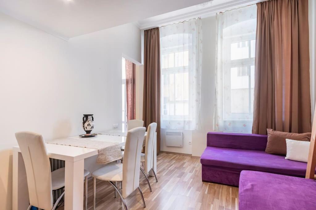 Apartment On Masaryka 39 Karlovy Vary Ngoại thất bức ảnh